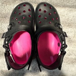 Post Malone crocs black with pink